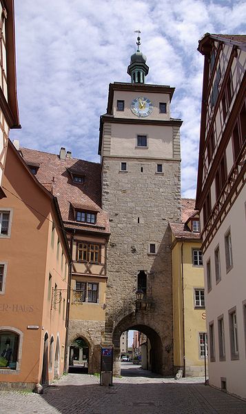 -Rothenburg_ob_der_Tauber_clock_tower