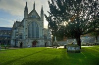 hdr-winchester-cathedral-rene-eberhardt