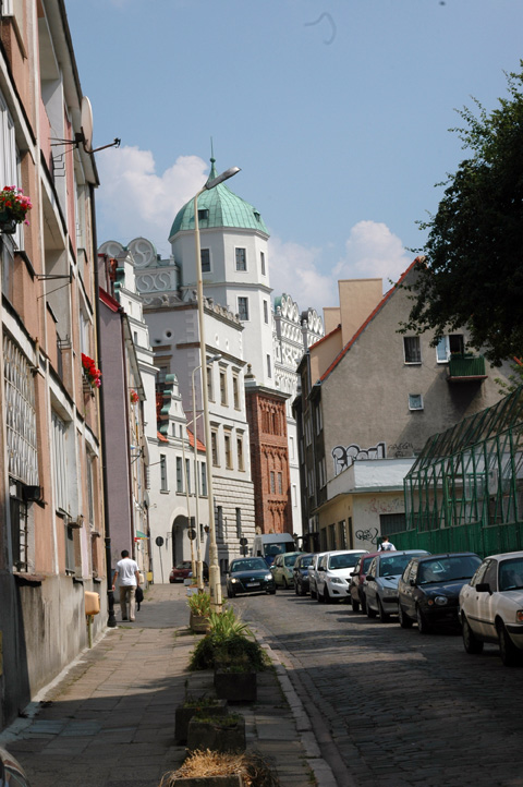 Street scene with the Pomeranian Dukes Castle in the background
