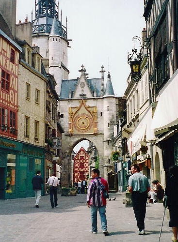 auxerre-clock-tower.jpg