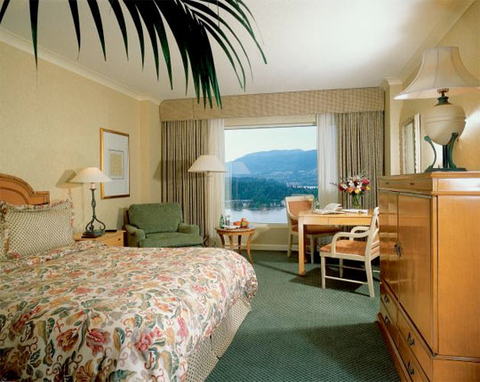 Fairmont Waterfront Hotel- Deluxe Suite