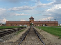Birkenau_gate Auschwitz